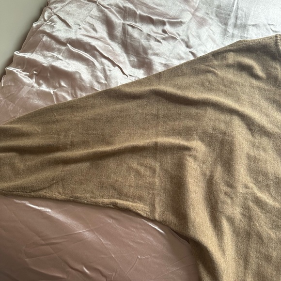 oversized fit neutral sweater - Picture 3 of 4